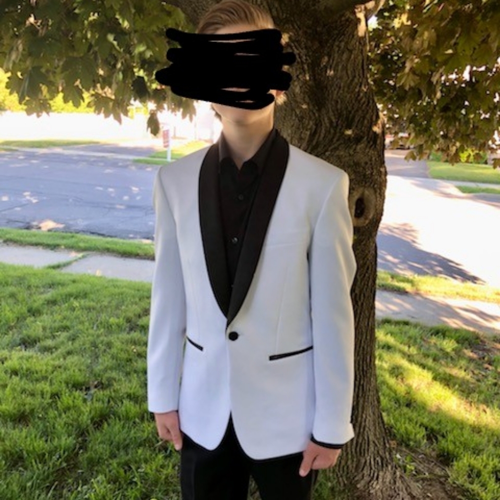 36S White dinner jacket